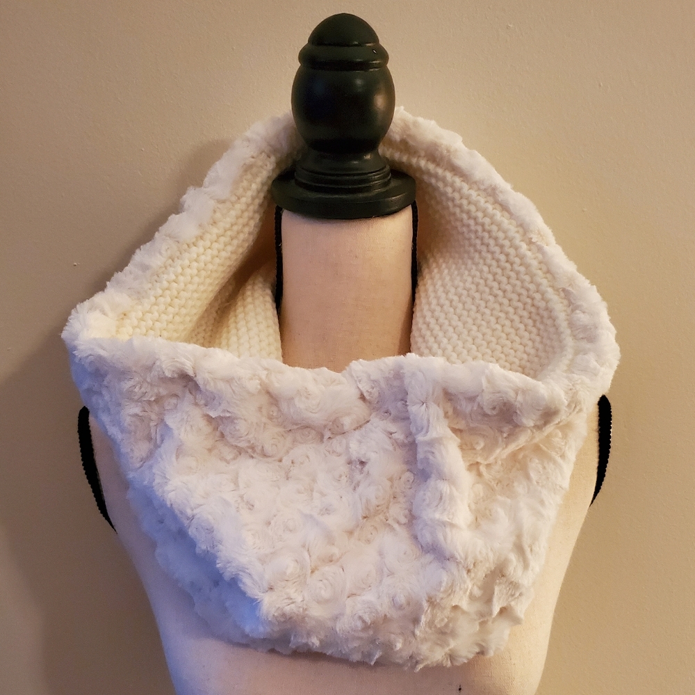 LOFT Faux Fur Cream Snood Scarf